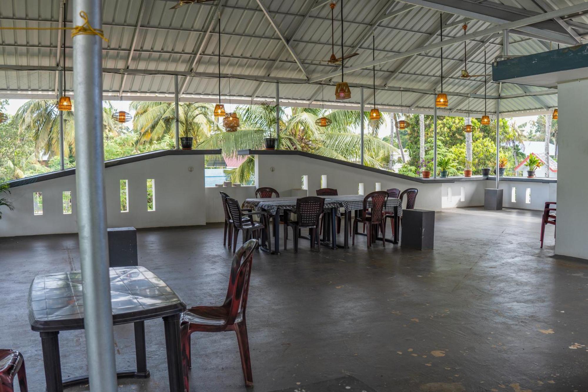 Hotel White House Residency à Varkala Extérieur photo