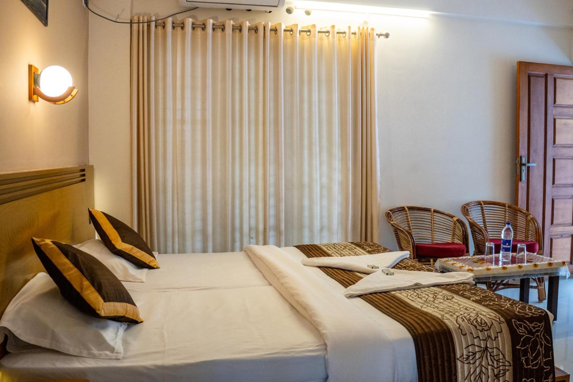 Hotel White House Residency à Varkala Extérieur photo